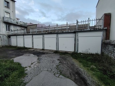 GARAGE A LOUER - ST ETIENNE FAURIEL - 70 € charges comprises par mois