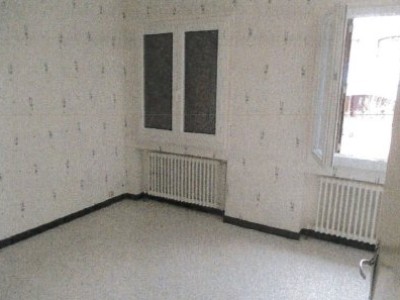 IMMEUBLE DE RAPPORT A VENDRE - ST ETIENNE FOURNEYRON - 403 m2 - 335000€
