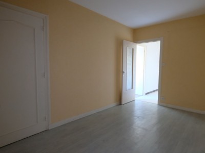 IMMEUBLE DE RAPPORT A VENDRE - ST ETIENNE FOURNEYRON - 174.56 m2 - 235�000�&euro;