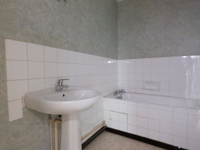 IMMEUBLE DE RAPPORT A VENDRE - ST ETIENNE FOURNEYRON - 174.56 m2 - 235�000�&euro;