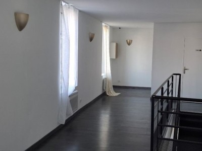 LOCAL COMMERCIAL A LOUER - LA TALAUDIERE - 76 m2 - 800€ HC par mois
