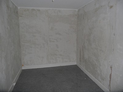LOCAL COMMERCIAL A LOUER - ST ETIENNE CENTRE VILLE - 50 m2 - 160€ HC et HT par mois