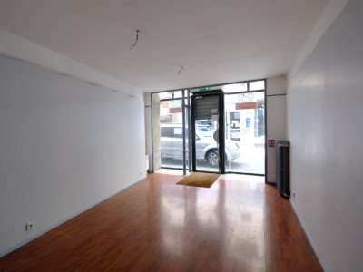 LOCAL COMMERCIAL A LOUER - ST ETIENNE CENTRE VILLE - 27 m2 - 350€ HC et HT par mois