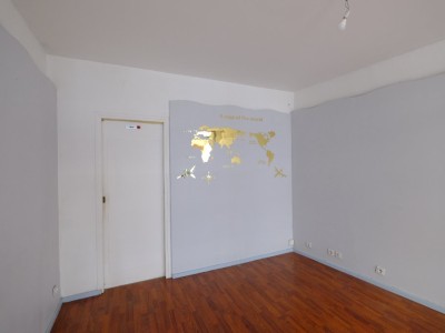 LOCAL COMMERCIAL A LOUER - ST ETIENNE CENTRE VILLE - 27 m2 - 350€ HC et HT par mois
