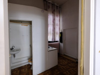 LOCAL COMMERCIAL A LOUER - ST ETIENNE CENTRE VILLE - 27 m2 - 350€ HC et HT par mois