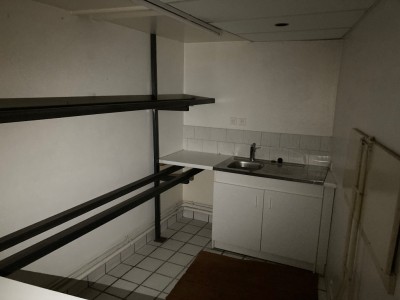 LOCAL COMMERCIAL A LOUER - ST ETIENNE CENTRE VILLE - 59 m2 - 550€ HC par mois