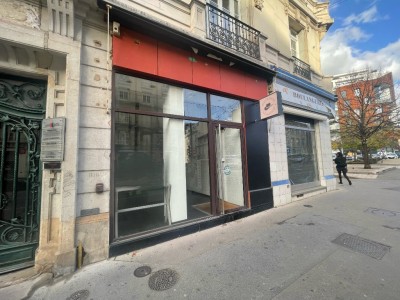 LOCAL COMMERCIAL A LOUER - ST ETIENNE CENTRE VILLE - 59 m2 - 550€ HC par mois