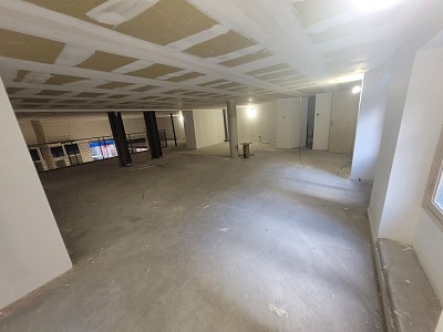 LOCAL COMMERCIAL A LOUER - ST ETIENNE CENTRE VILLE - 247 m2 - Prix : nous consulter