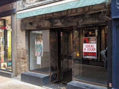 LOCAL COMMERCIAL A LOUER - ST ETIENNE CENTRE VILLE - 33 m2 - 710€ HC par mois