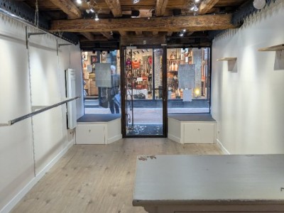 LOCAL COMMERCIAL A LOUER - ST ETIENNE CENTRE VILLE - 33 m2 - 710€ HC par mois