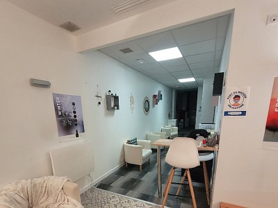 LOCAL COMMERCIAL A LOUER - ST ETIENNE CENTRE VILLE - 150 m2 - 1800 € HC par mois