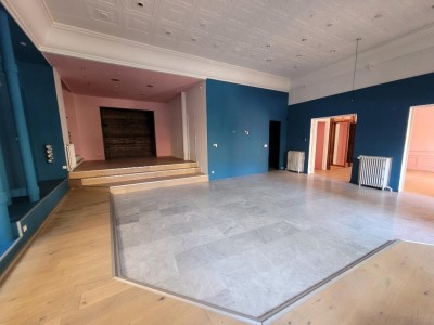 LOCAL COMMERCIAL A LOUER - ST ETIENNE CENTRE VILLE - 157 m2 - 900€ HC par mois