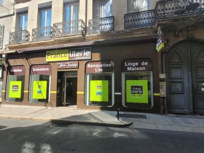 LOCAL COMMERCIAL A LOUER - ST ETIENNE CENTRE VILLE - 172 m2 - 970 € HC par mois