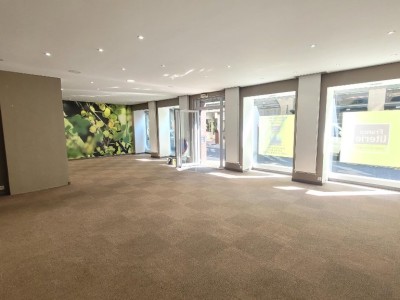 LOCAL COMMERCIAL A LOUER - ST ETIENNE CENTRE VILLE - 172 m2 - 970 € HC par mois