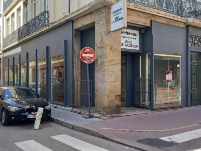 LOCAL COMMERCIAL A LOUER - ST ETIENNE CENTRE VILLE - 87 m2 - 700 € HC par mois
