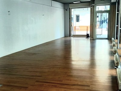 LOCAL COMMERCIAL A LOUER - ST ETIENNE CENTRE VILLE - 87 m2 - 700 € HC par mois