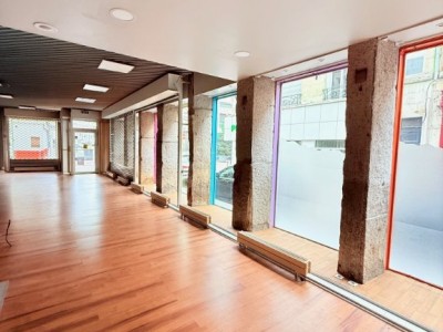 LOCAL COMMERCIAL A LOUER - ST ETIENNE CENTRE VILLE - 87 m2 - 700 € HC par mois