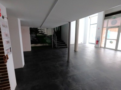 LOCAL COMMERCIAL A LOUER - ST ETIENNE CENTRE VILLE - 241 m2 - 1 000 € HC par mois