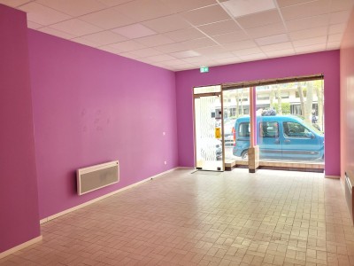 LOCAL COMMERCIAL A LOUER - ST ETIENNE FAURIEL - 43 m2 - 410€ HC par mois