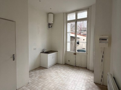 LOCAL COMMERCIAL A LOUER - ST ETIENNE FAURIEL - 43 m2 - 410€ HC par mois