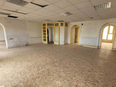 LOCAL COMMERCIAL A LOUER - ST ETIENNE HOTEL DE VILLE - 260 m2 - 4000 € HC et HT par mois