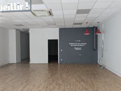 LOCAL COMMERCIAL A LOUER - ST ETIENNE PREFECTURE - 124 m2 - 1000€ HC par mois