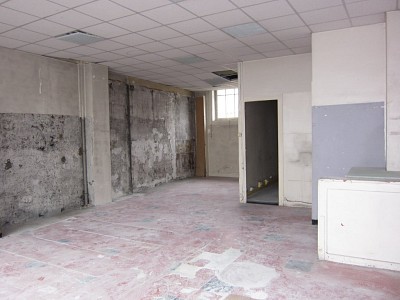 LOCAL COMMERCIAL A LOUER - ST ETIENNE SAINT FRANCOIS - 670€ HC par mois
