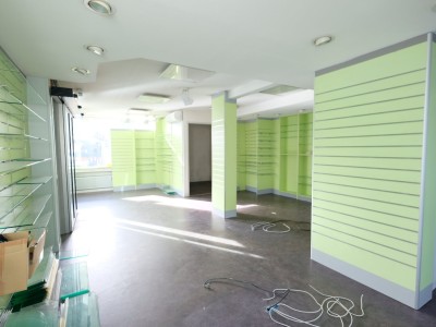 LOCAL COMMERCIAL A VENDRE - FIRMINY - 115.59 m2 - 97000€ 