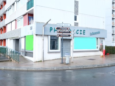 LOCAL COMMERCIAL A VENDRE - FIRMINY - 115.59 m2 - 97000€ 