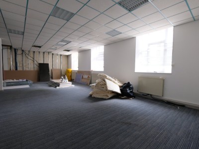 LOCAL D ACTIVITE A VENDRE - ST ETIENNE BELLEVUE - 215 m2 - 250000€ 