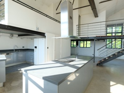 LOFT A VENDRE - ST ETIENNE FACULTE / CENTRE DEUX - 177 m2 - 237000€