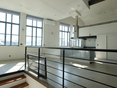 LOFT A VENDRE - ST ETIENNE FACULTE / CENTRE DEUX - 177 m2 - 237000€