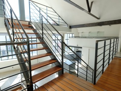 LOFT A VENDRE - ST ETIENNE FACULTE / CENTRE DEUX - 177 m2 - 237000€