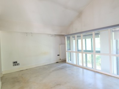 LOFT A VENDRE - ST ETIENNE FACULTE / CENTRE DEUX - 177 m2 - 237000€
