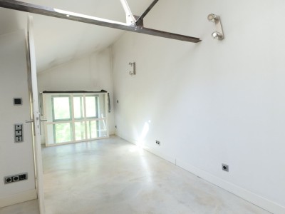 LOFT A VENDRE - ST ETIENNE FACULTE / CENTRE DEUX - 177 m2 - 237000€