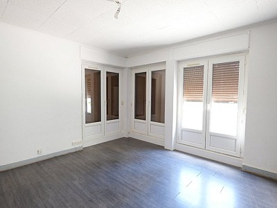 MAISON A LOUER - ST ETIENNE LA MTARE - 90.04 m2 - 800 € charges comprises par mois