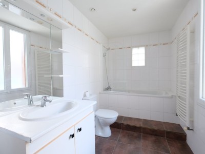 MAISON A VENDRE - ST ETIENNE MONTAUD - 96 m2 - 179000€