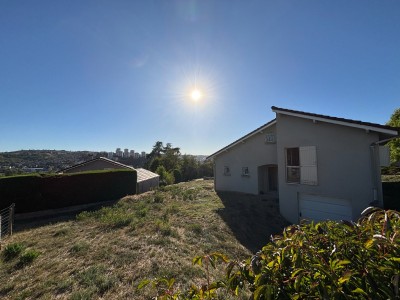 MAISON A VENDRE - ST PRIEST EN JAREZ 16 RUE DE LA GUICHERE - 178 m2 - 375 000 €