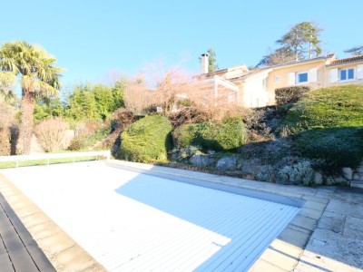 MAISON A VENDRE - ST PRIEST EN JAREZ - 200 m2 - 560000€