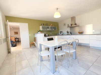 MAISON A VENDRE - ST PRIEST EN JAREZ - 200 m2 - 560000€