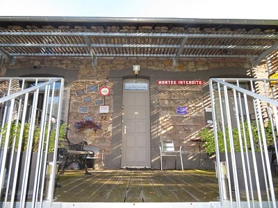 MAISON A VENDRE - UNIEUX - 189.5 m2 - 179000 €