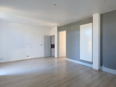 MAISON A VENDRE - UNIEUX - 189.5 m2 - 162000€