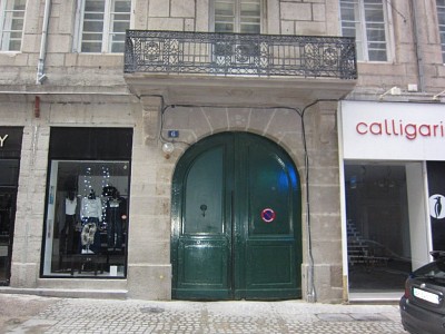 PARKING EXTERIEUR A LOUER - ST ETIENNE CENTRE VILLE - 70 € charges comprises par mois