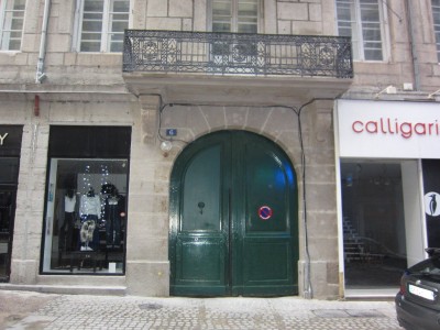 PARKING EXTERIEUR A LOUER - ST ETIENNE CENTRE VILLE - 10 m2 - 75 € charges comprises par mois