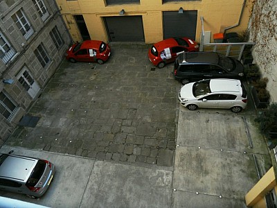 PARKING EXTERIEUR A LOUER - ST ETIENNE CENTRE VILLE - 10 m2 - 75 € charges comprises par mois