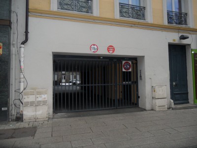 PARKING EXTERIEUR A LOUER - ST ETIENNE CENTRE VILLE - 55 € charges comprises par mois