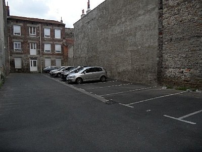 PARKING EXTERIEUR A LOUER - ST ETIENNE PREFECTURE - 55€ charges comprises par mois