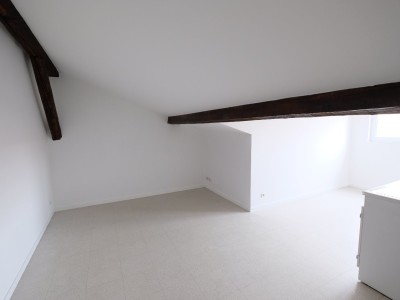 STUDIO A LOUER - ST ETIENNE BADOUILLRE - 18.44 m2 - 290€ charges comprises par mois