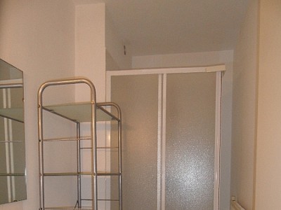 STUDIO A LOUER - ST ETIENNE CENTRE VILLE - 27,83 m2 - 340 € charges comprises par mois