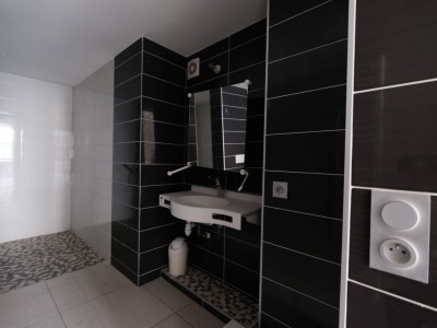 STUDIO A LOUER - ST ETIENNE CENTRE VILLE - 25.23 m2 - 295€ charges comprises par mois